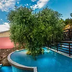 Kallisti Hotel Potos